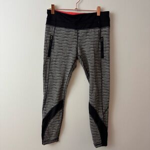 Lululemon Stylish Gray and Black Women's Leggings